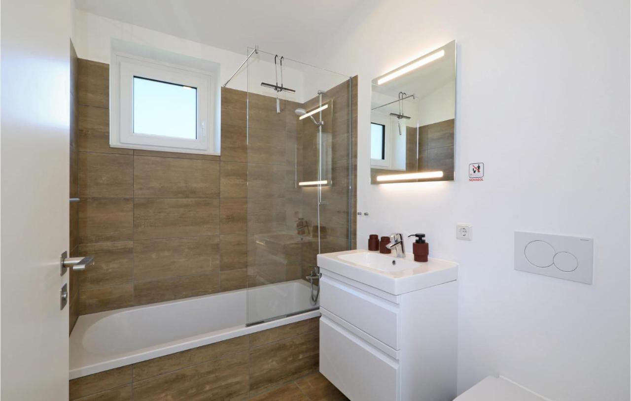 Nice Home In Lembruch-Duemmer See With Sauna Zewnętrze zdjęcie